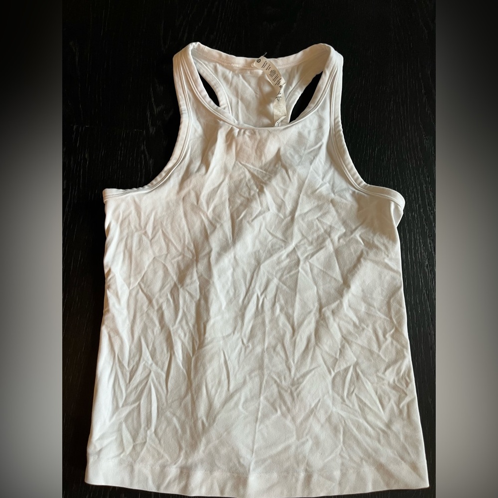 Lululemon women’s high neck white tank top NEVER WORN size 6